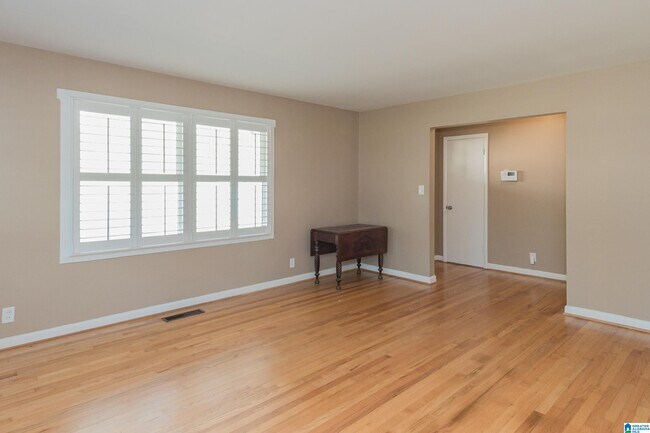 Building Photo - 615 Broadway St