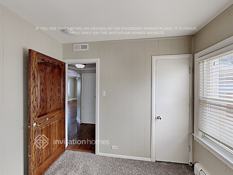 Building Photo - 4301 W 99th Pl