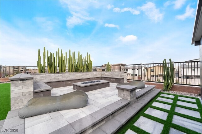 Building Photo - 6348 Skystone St