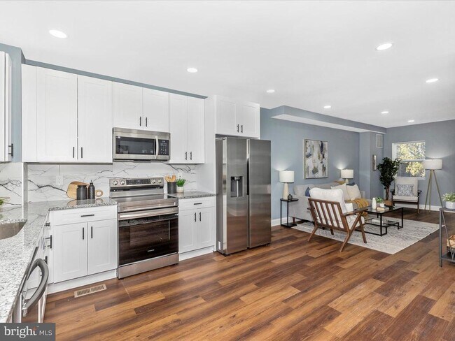 Building Photo - 5443 Jonquil Ave