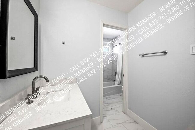 Building Photo - 9145 Drumcliffe Ln