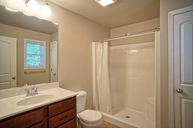 Building Photo - 15 Scarlet Oak Dr