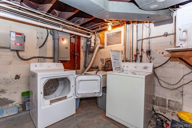 Building Photo - 530 Union Ave