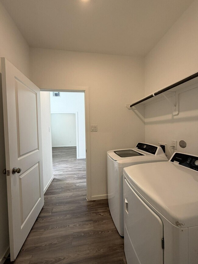 Building Photo - 9807 Keystone Meadow Pl