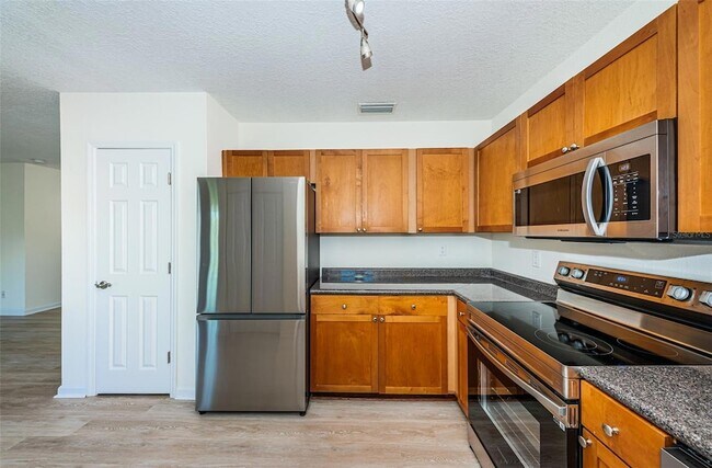 Building Photo - 251 Pompano Dr SE