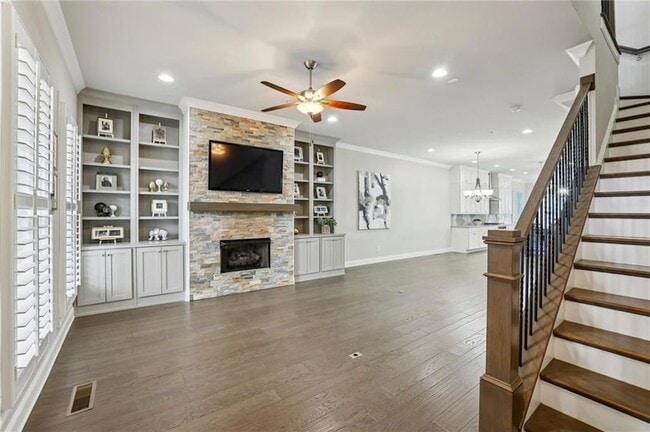 Building Photo - 355 Cricket Ln