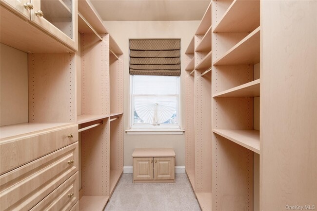 Building Photo - 19 Hamlet Woods Dr