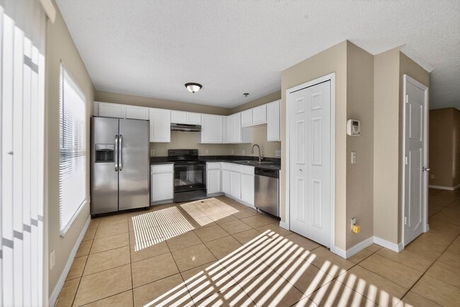 Building Photo - MUST SEE!! Huge 4 Bedroom / 2 Bath Single Family Home For Rent - SECTION EIGHT ACCEPTED