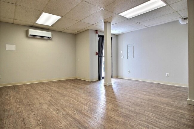 Building Photo - 55 Beach St