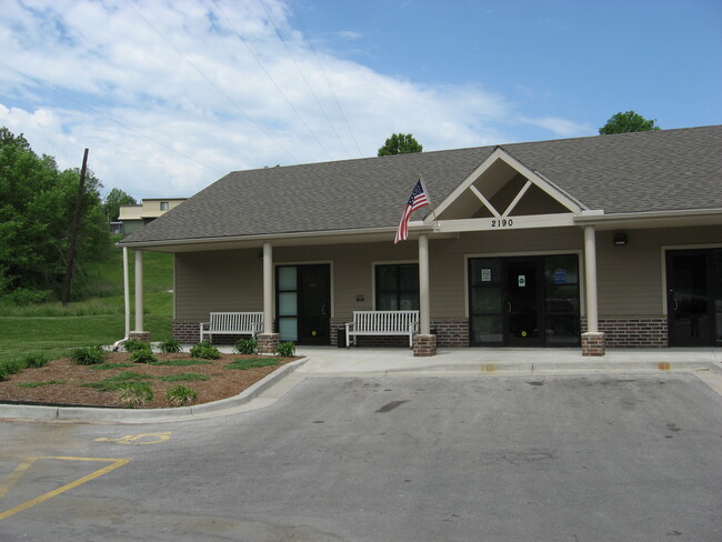 Building Photo - Blue Valley Court Townhomes