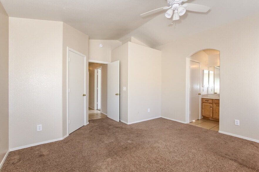Building Photo - 3618 W Tina Ln
