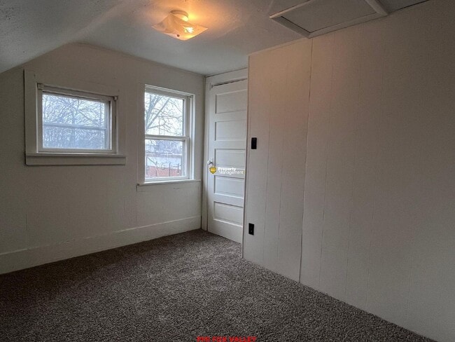 Building Photo - Charming 3-Bedroom Home in Menasha, WI with Spacious Layout!