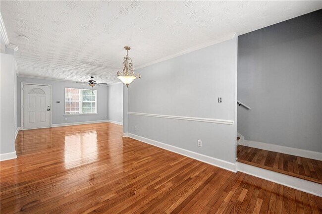 Building Photo - 310 Atwood St SW