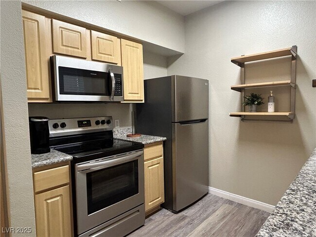 Building Photo - 6955 N Durango Dr