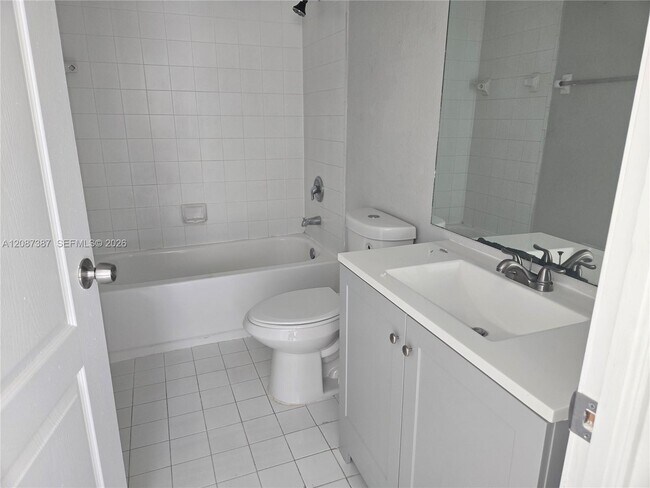 Building Photo - 1666 SE 27th Ct