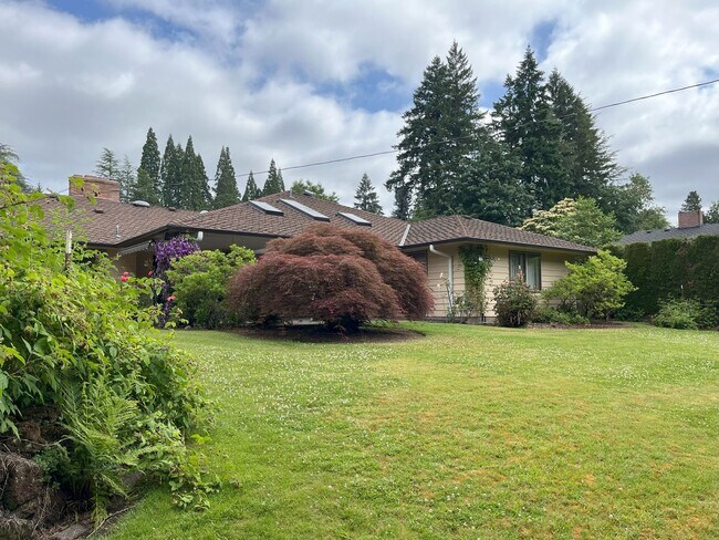 Building Photo - Timeless Character Meets Spacious Living i...