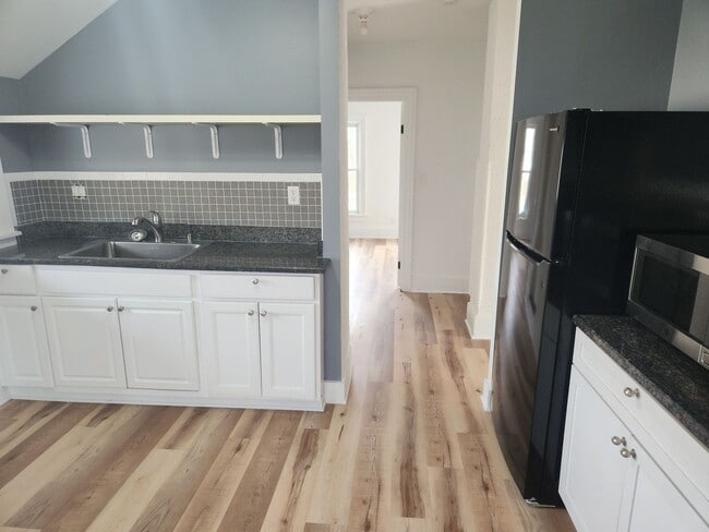 Building Photo - 264 N Jackson St