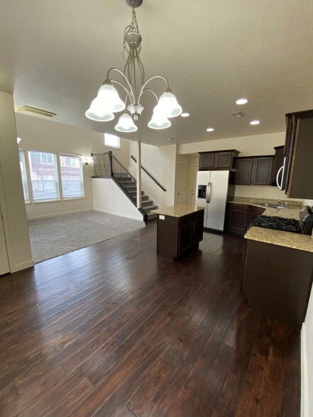 Building Photo - 3724 Mandrake Way