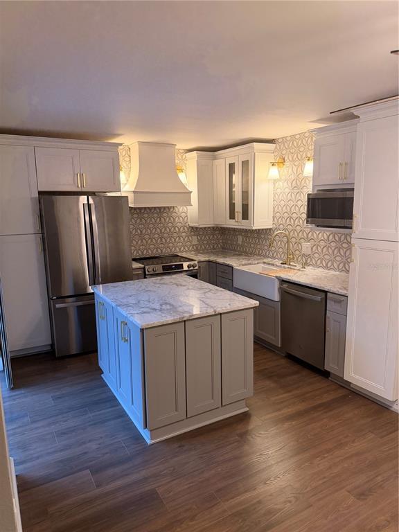 Building Photo - 712 1st Ct