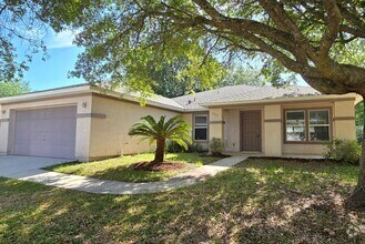 Building Photo - Large Single Family in Adam's Lake Home