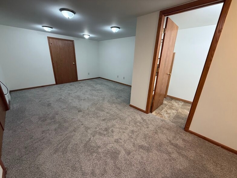 Building Photo - 299 Park St