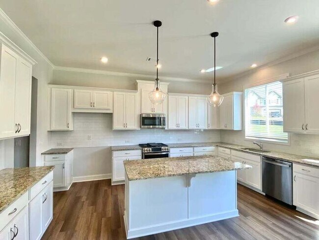 Building Photo - 166 Fieldbrook Xing