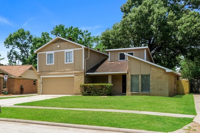 Building Photo - 24023 Spring Mill Ln