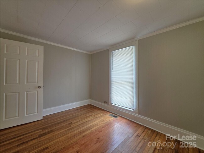 Building Photo - 628 E Lafayette St