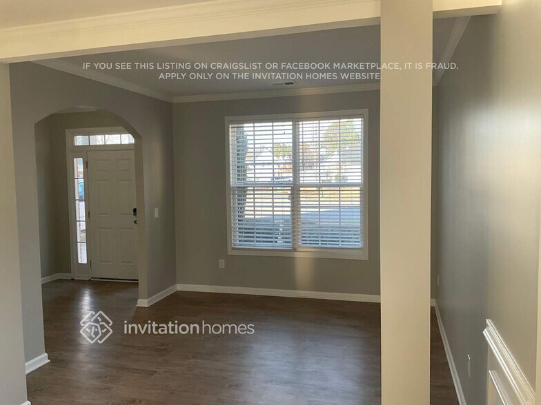 Building Photo - 628 Needle Rush Cir