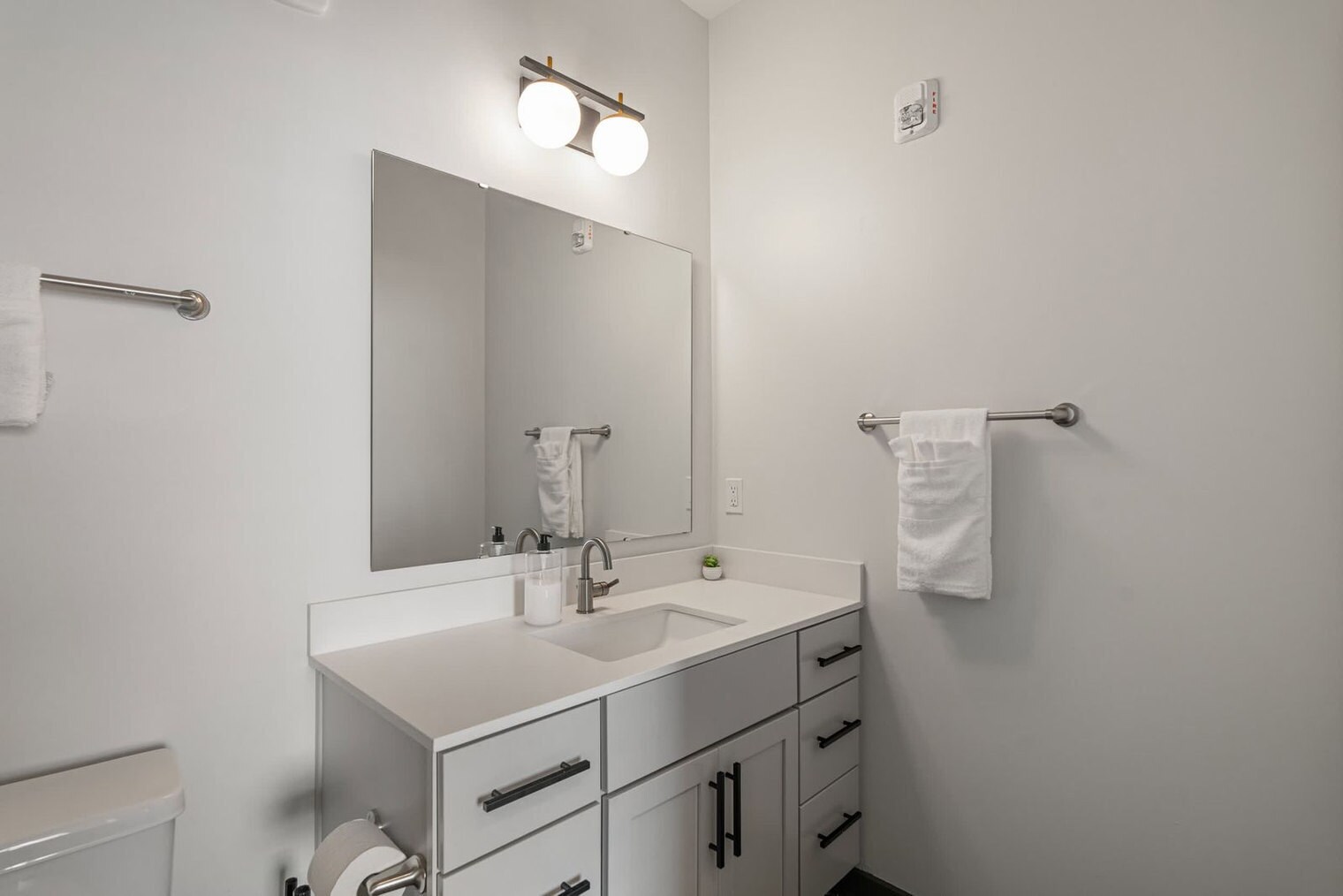 Building Photo - 6160 N Rural St