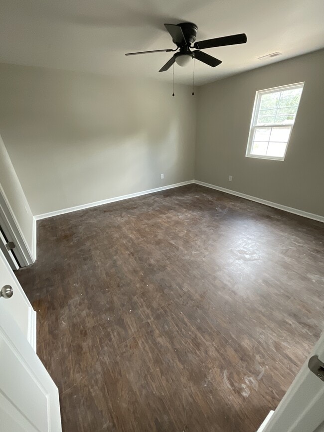 Building Photo - 1015 W C St