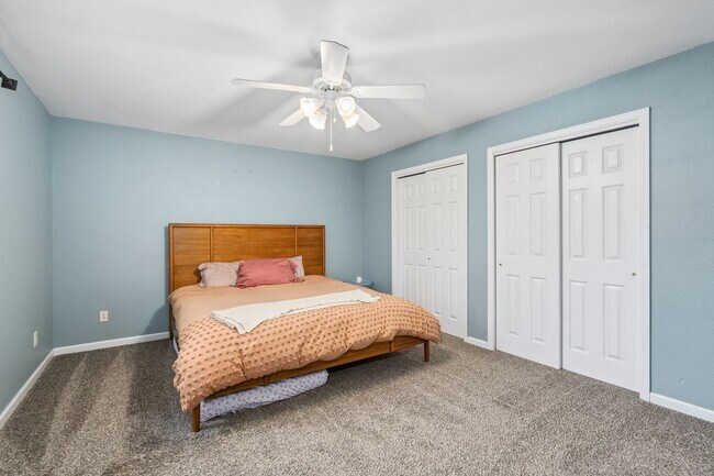 Building Photo - Stylish living in this modern 3 bed 2 bath...