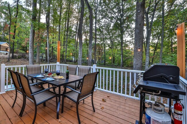 Building Photo - 193 Scarlet Oak Dr