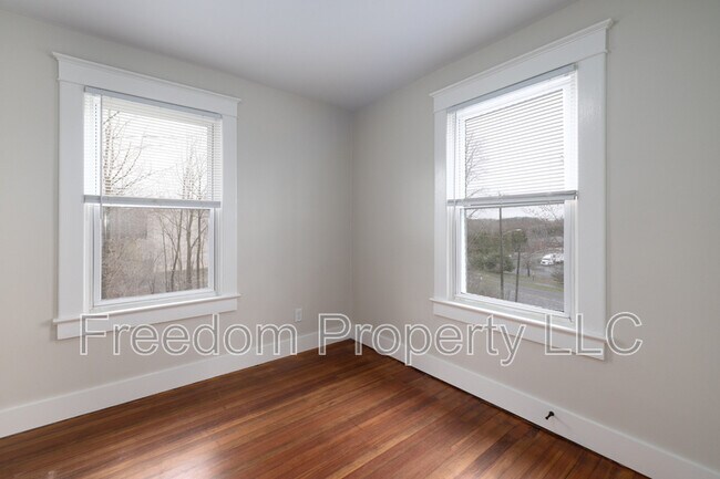 Building Photo - 18 Canal St