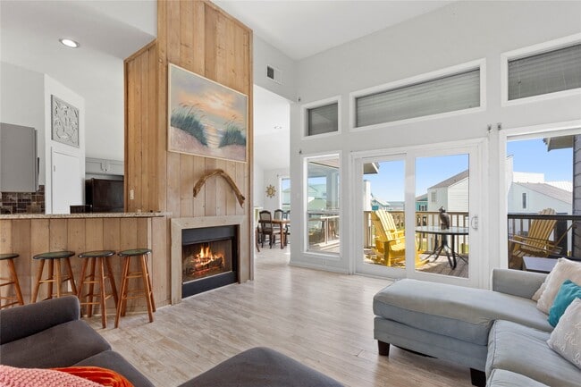 Primary Photo - 17627 Termini-San Luis Pass Rd