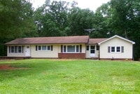 Building Photo - 1441 Gold Hill Rd E