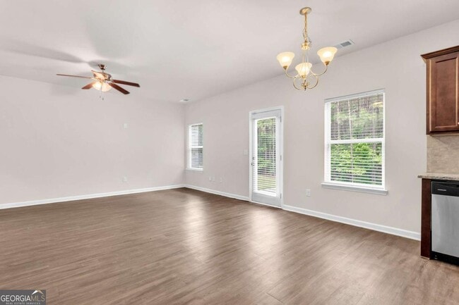 Building Photo - 4488 Ravenwood Dr