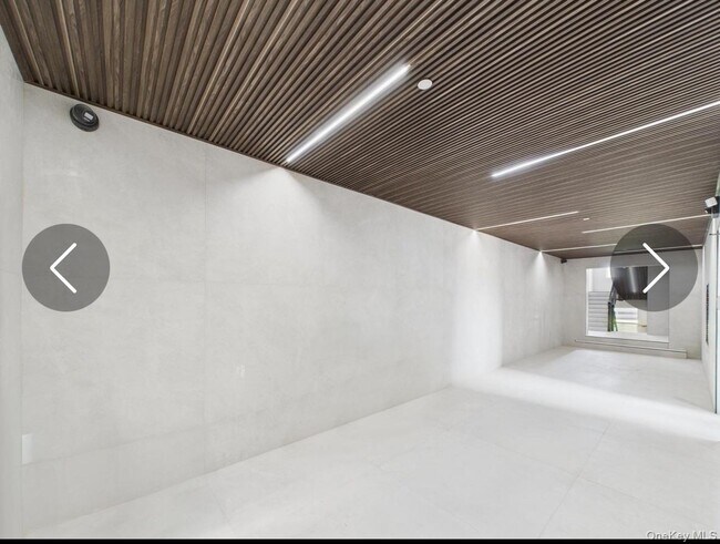 Building Photo - 315 W Broadway