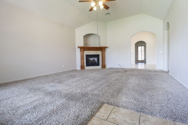 Building Photo - 3 Bed 2 Bath Home in Collinsville *Price D...