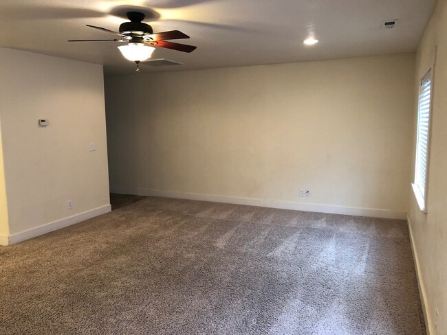 Building Photo - MUST SEE! Beautiful 4 Bedroom/3 Bathroom Home--Near BYU and Peaks Ice Arena