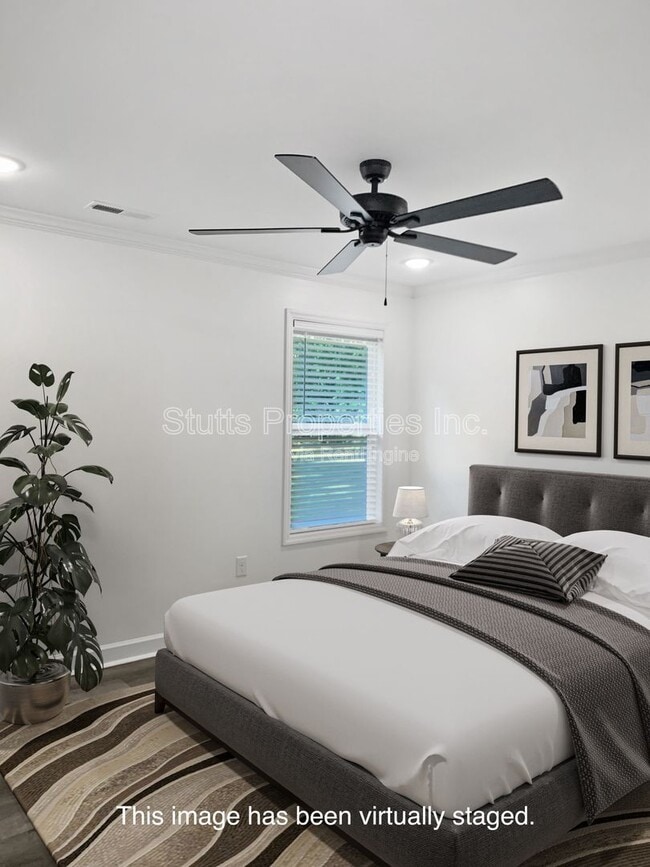 Building Photo - 711 Hill Ave