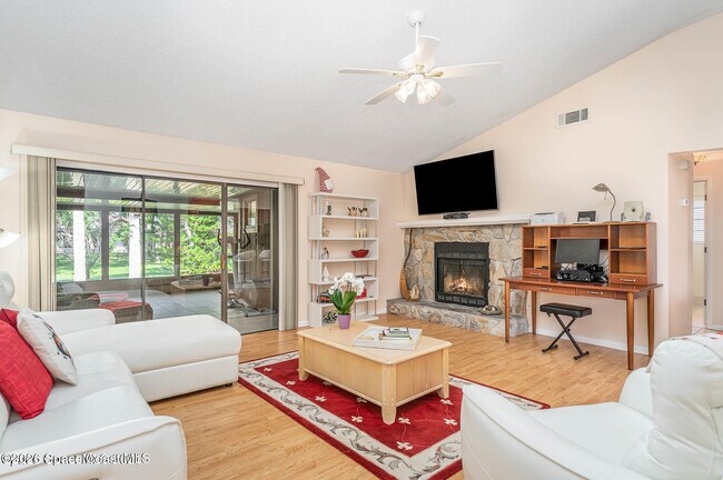 Building Photo - 1347 Nelson Ct