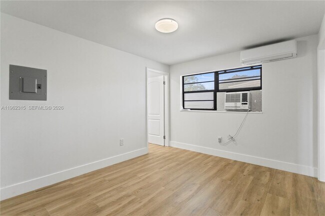 Building Photo - 6200 Fletcher St