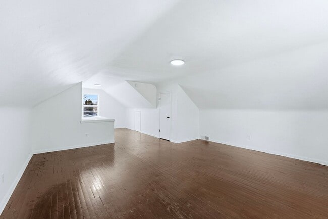 Building Photo - Updated 3 BR with Garage & Basement