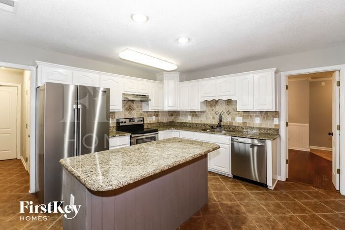 Building Photo - 11595 Millwind Dr