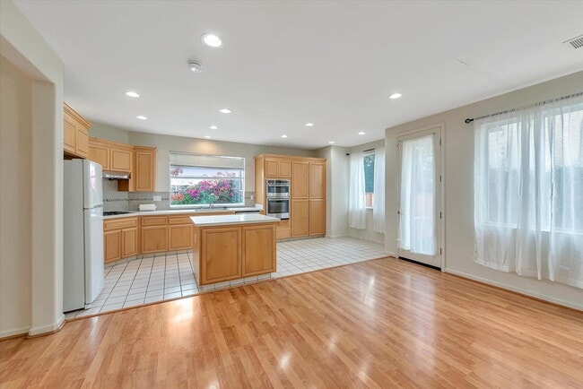 Building Photo - Spacious 4 Bedroom Home. Located in Cupertino