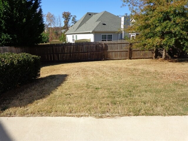 Building Photo - 131 Village Dr