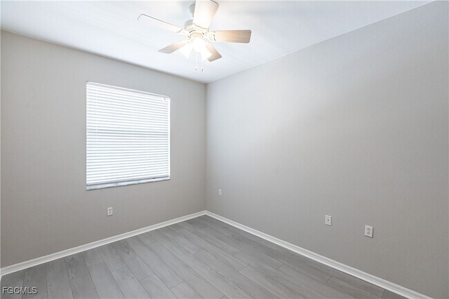 Building Photo - 8550 Kingbird Loop