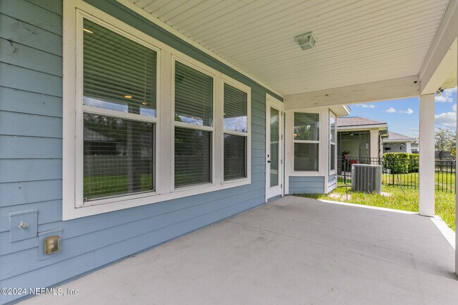 Building Photo - 213 Foxcross Ave
