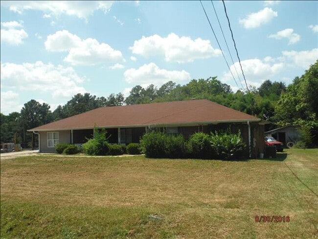 Primary Photo - 105 Knoxville Rd